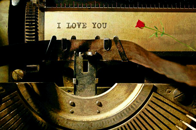 typewriter-1062697_640