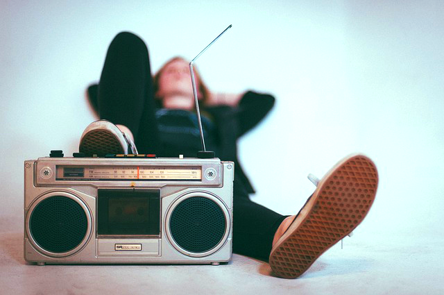 radio-2588503_640