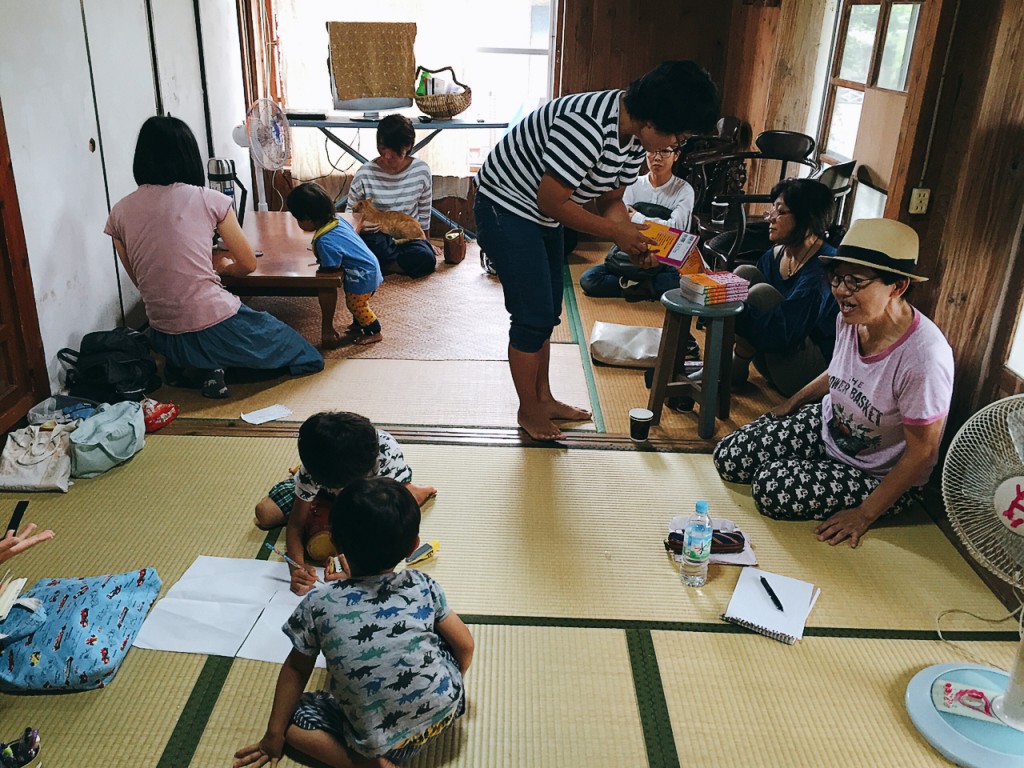 お話しが始まる前のまったりな時間のなかで